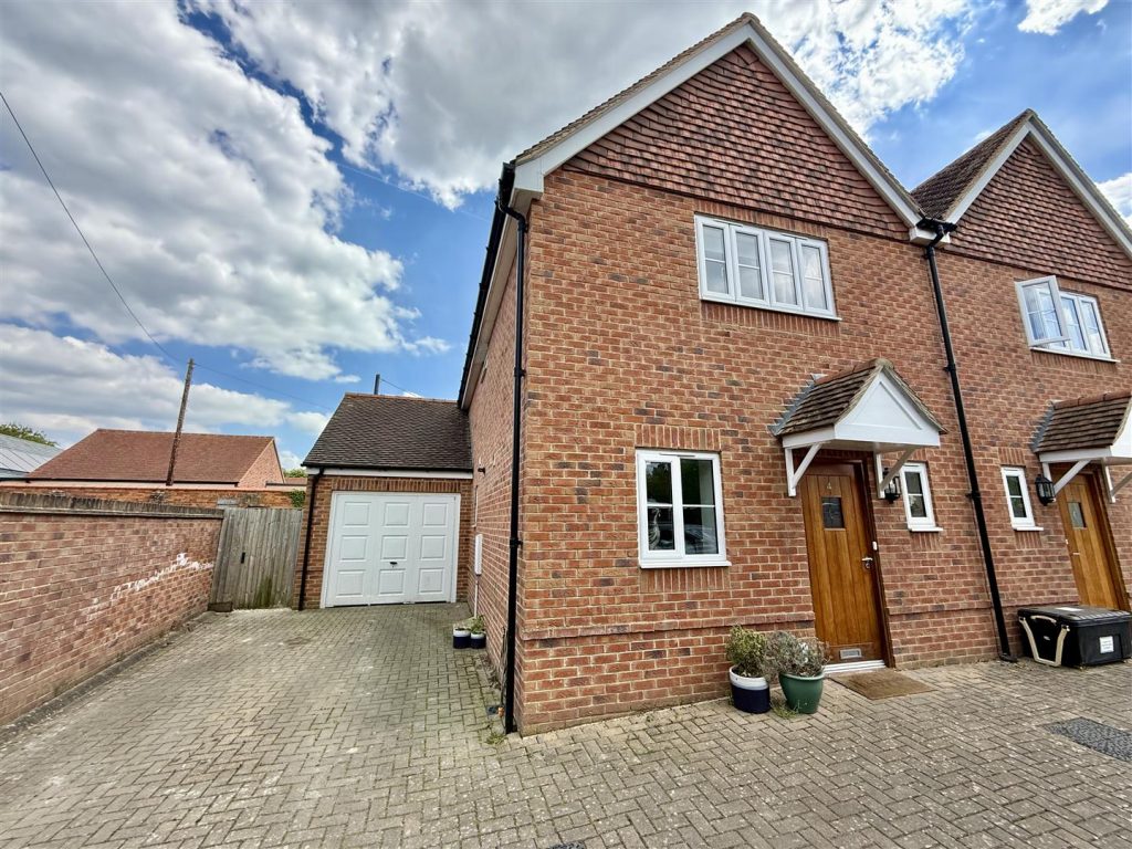 Greyhound Mews, Letcombe Regis, Wantage